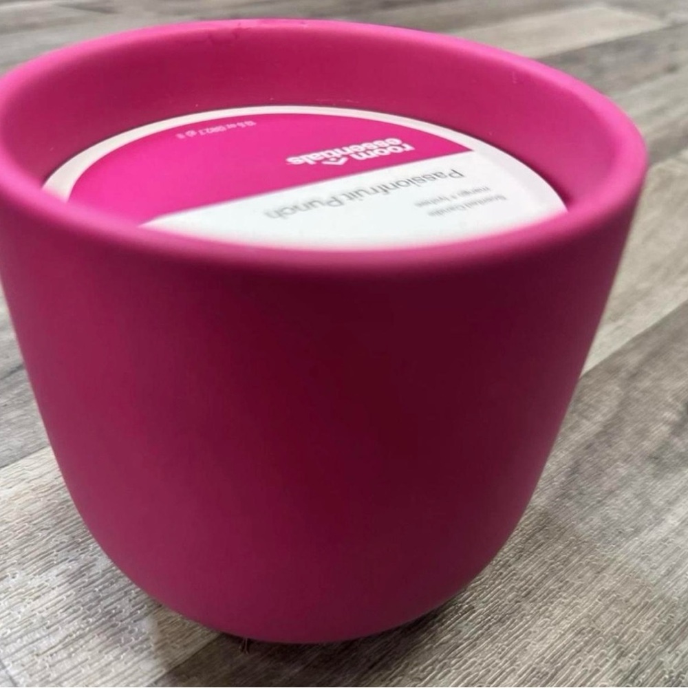 Room Essentials Pink Mango Lychee Candle - Picture 2 of 2